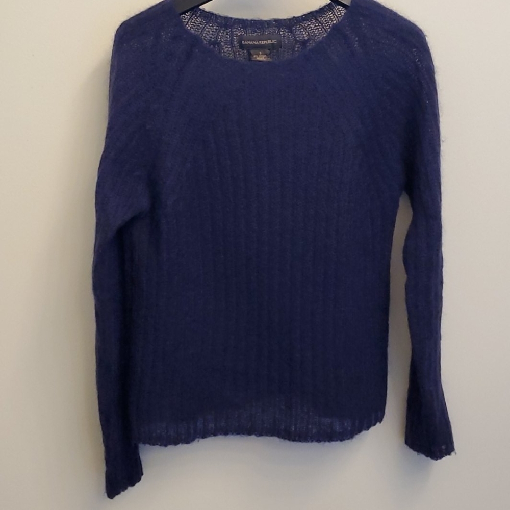 💜!!Banana Republic Sweater
